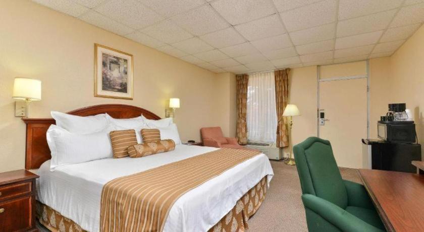 Americas Best Value Inn & Suites فيكتوريا المظهر الخارجي الصورة