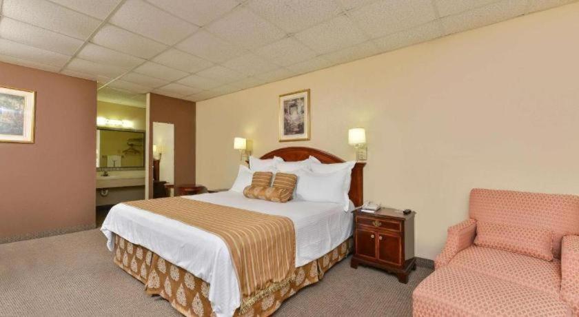Americas Best Value Inn & Suites فيكتوريا المظهر الخارجي الصورة